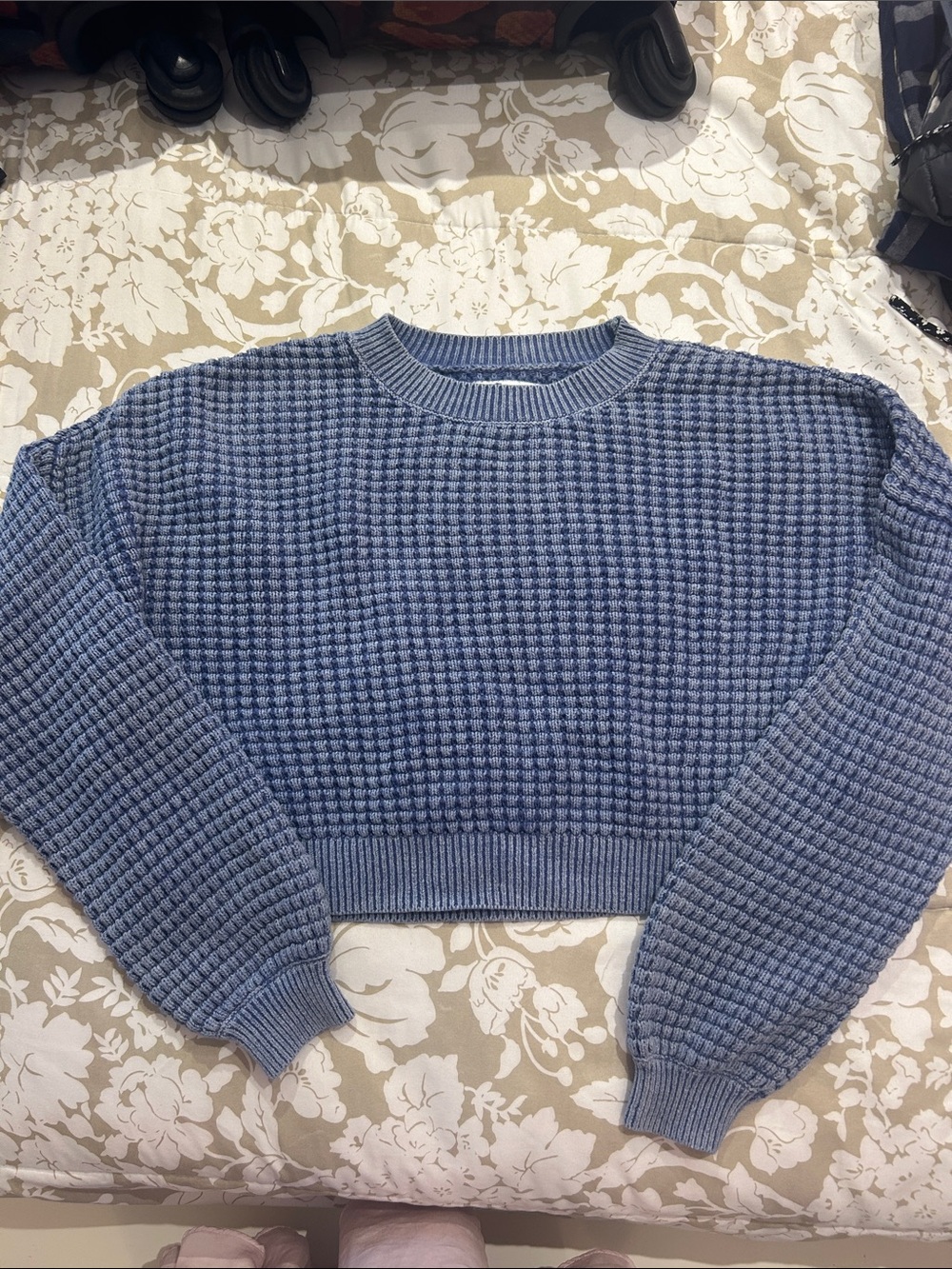 Hollister Cropped Waffle Knit Crewneck Sweater — Dusty Blue